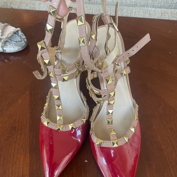 RED BCBG heels - Picture 1 of 5